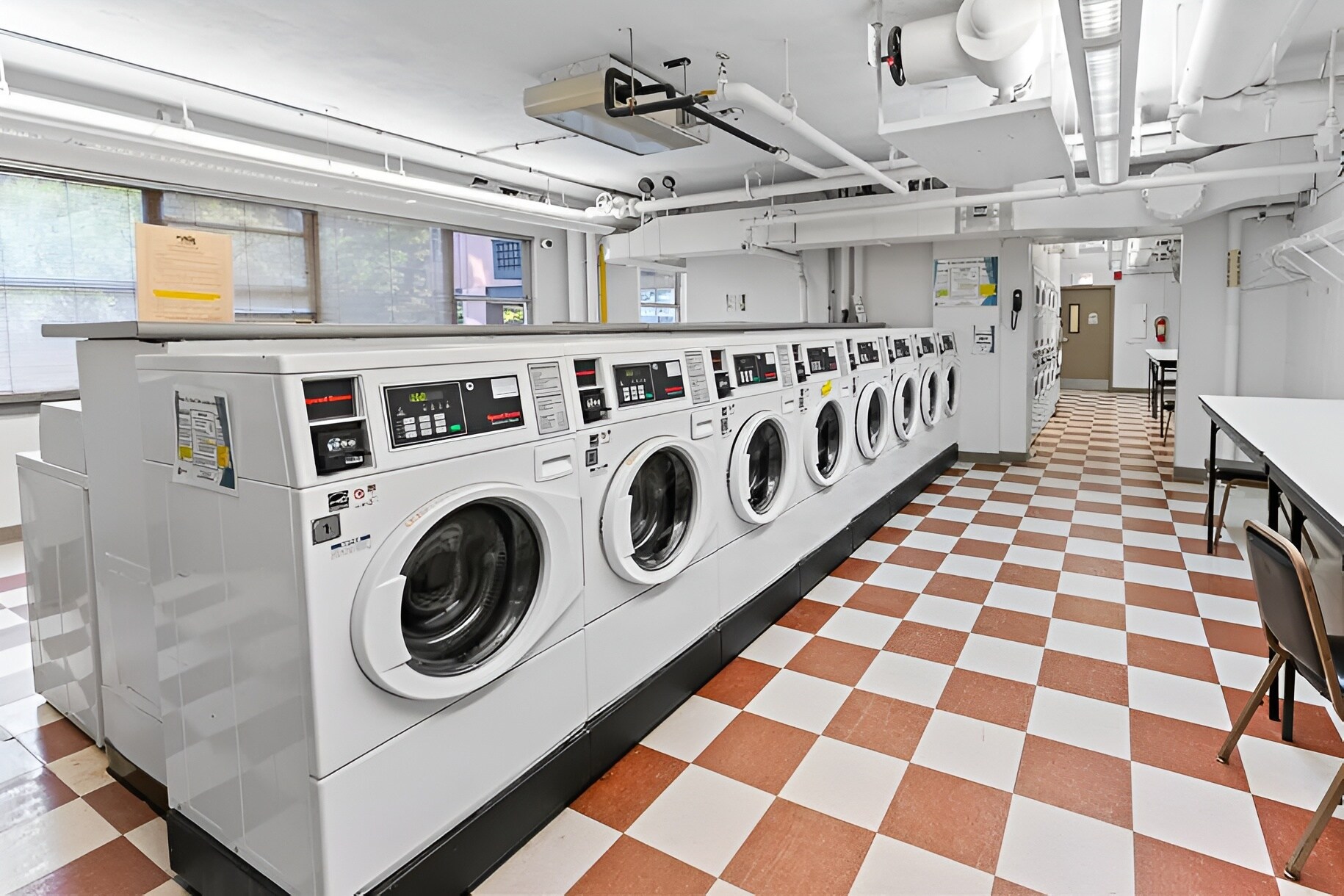 Laundry Room - 6301 N Sheridan Rd