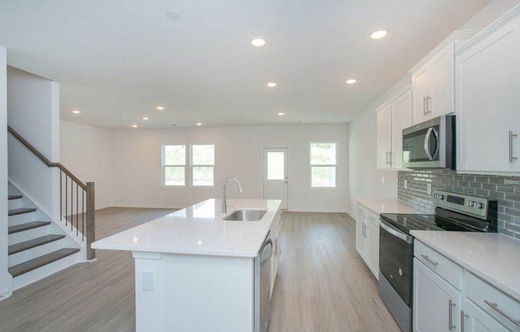 Building Photo - 448 Jet Strm Dr