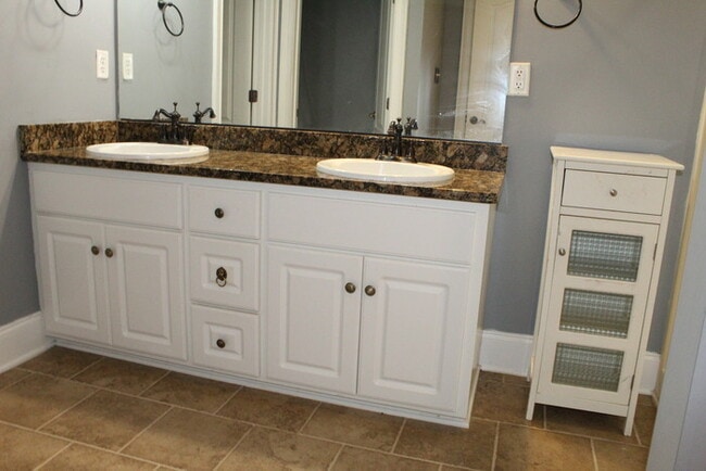 Building Photo - West Augusta Home with Separate Mother - In - Law Suite