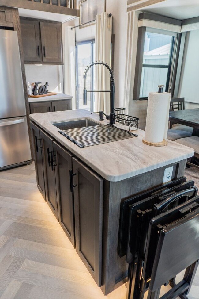 Building Photo - Turn-Key Park Model in Yuma Foothills – Fu...