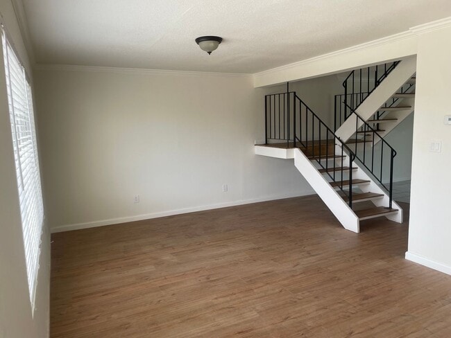 Building Photo - 3 Bedroom, 1.5 Bath Home in Parkway Neighborhood