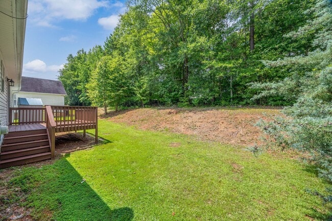 Building Photo - Freshly painted 3-bedroom 2-bath home in A...