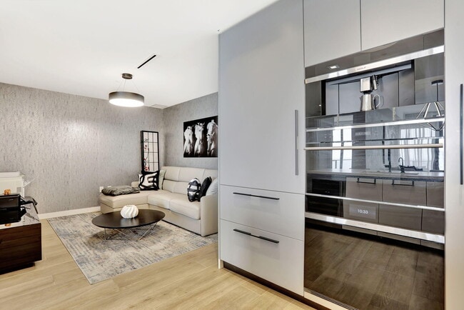 Building Photo - 1116 N Ocean Blvd