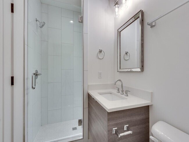 Building Photo - 520 Wabash Ave NE