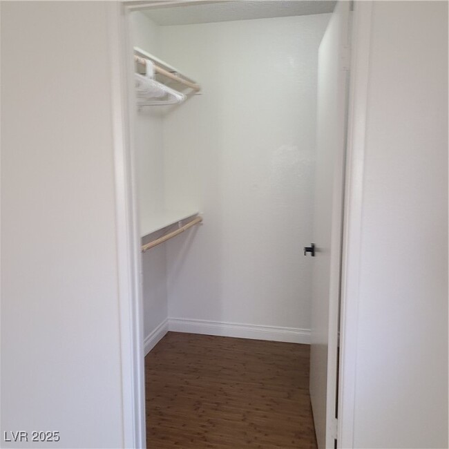 Building Photo - 636 Yacht Harbor Dr