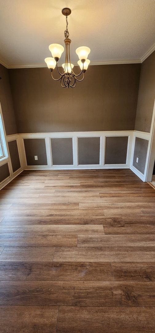 Building Photo - "NEW LOWER PRICE" LOVELY TWO-STORY W/ 5 BEDS, 3 FULL BATHS. LOCATED IN A GREAT NEIGHBORHOOD