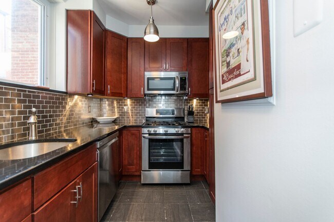 Building Photo - 1823 Pine St