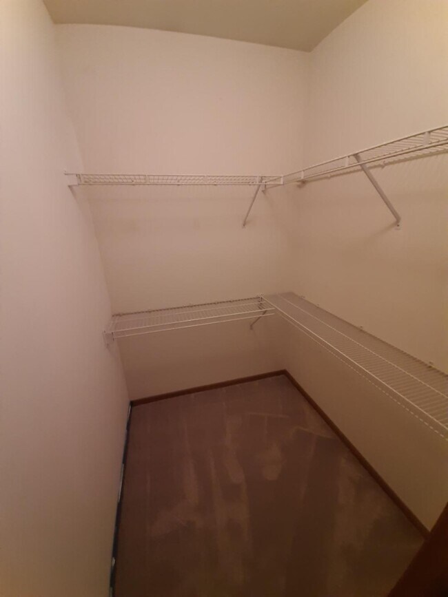bedroom closet - 1375 Cunat Ct