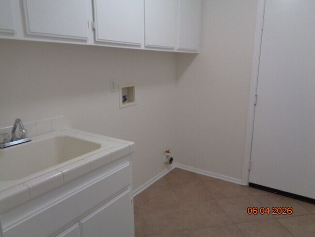 Building Photo - Gorgeous 2 Story built in 2003 with 2743 sq. ft.
