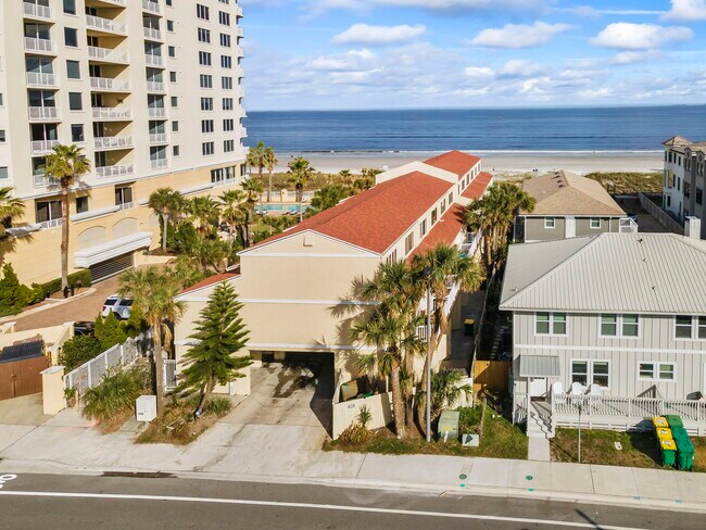 Building Photo - 1107 1st St S