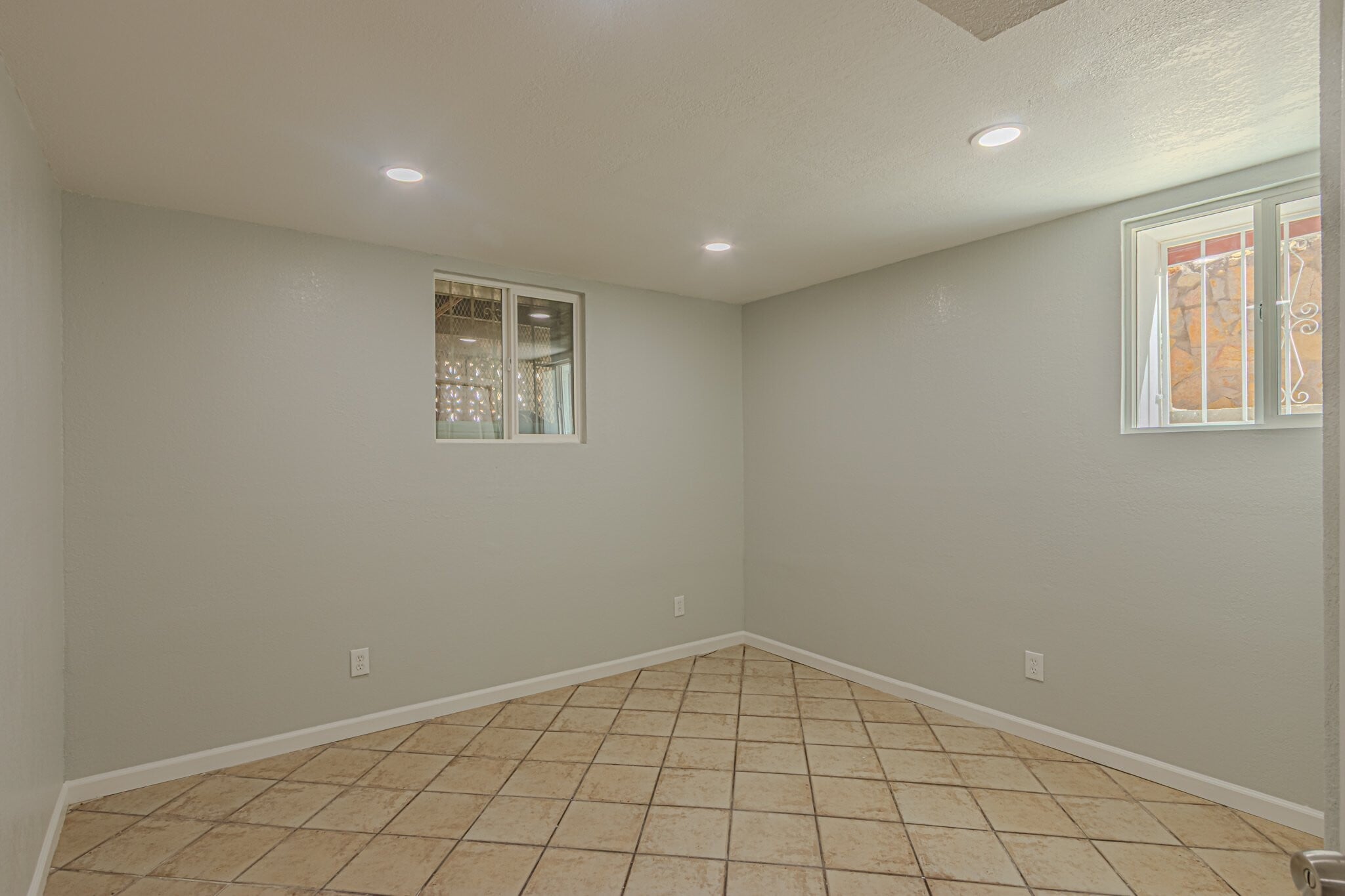 Building Photo - 1127 N El Paso St