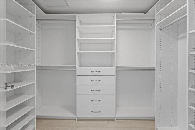 Building Photo - 300 Sunny Isles Blvd