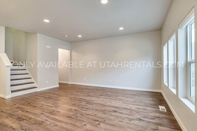 Building Photo - 5002 N Marble Fox Way