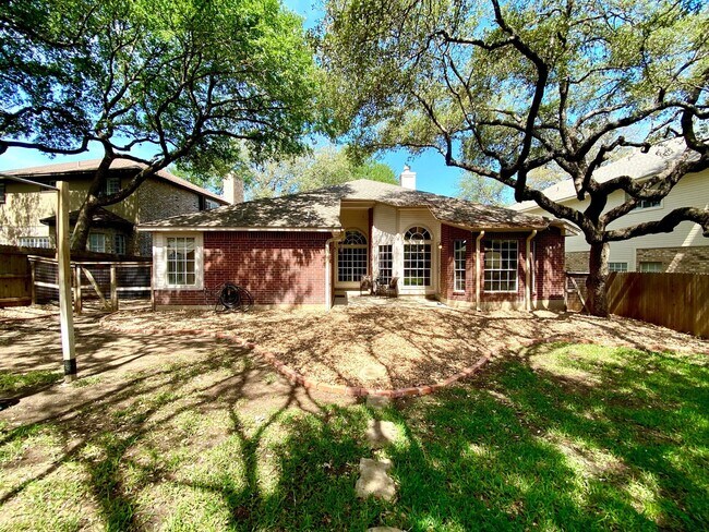 Building Photo - 13706 Morningbluff Dr