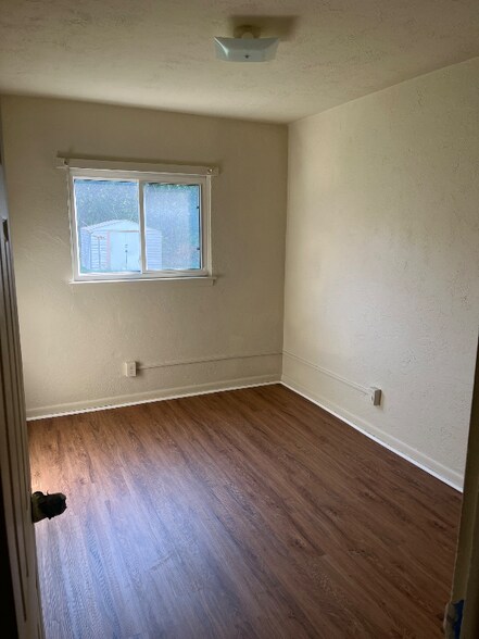 Building Photo - 1223 W Marshall St