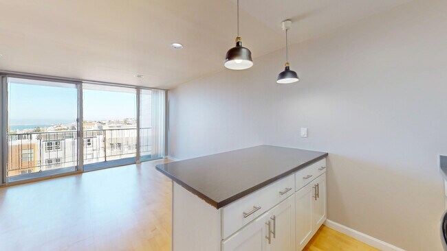 Building Photo - 657 Kansas St