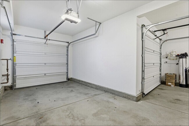 Building Photo - Beautiful 4BD/3.5BA Single-Family Home in the Dublin Boulevards Community!