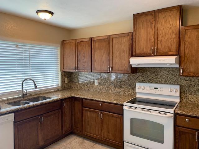 Building Photo - 5098 Roberts Dr