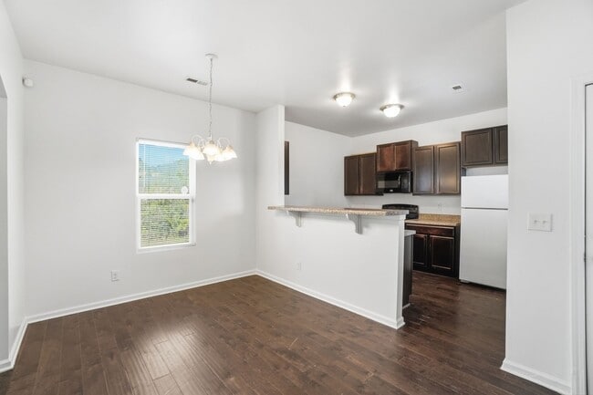 Building Photo - 4-bedroom with Water Front View