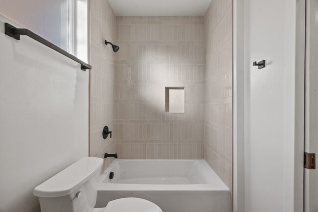 Building Photo - 5008 P St