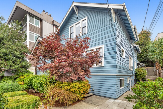 Building Photo - 2028 14th Ave W