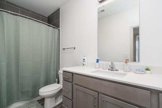 Building Photo - 5775 Sunrise Wy