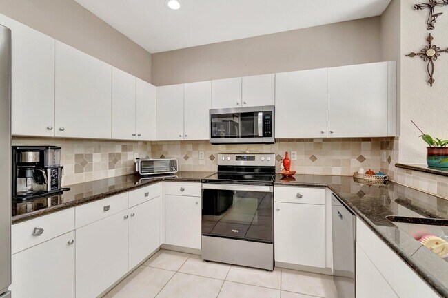 Building Photo - 6788 Hendry Dr
