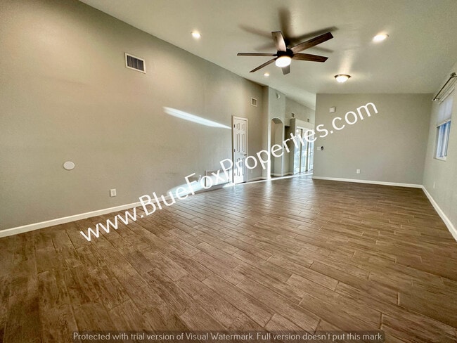 Building Photo - 13201 N Classic Overlook Ct