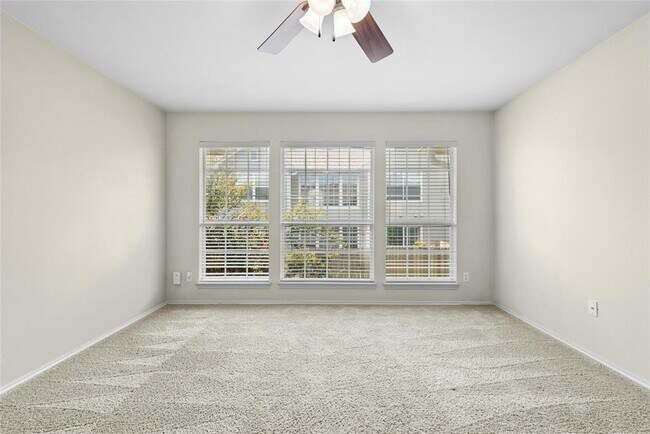 Building Photo - 2632 Century Park Blvd