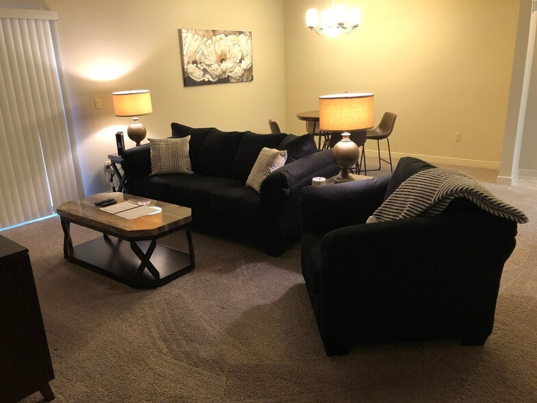 Building Photo - 31 Station Ct