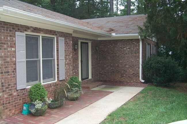 Building Photo - 7504 Milestone Ct