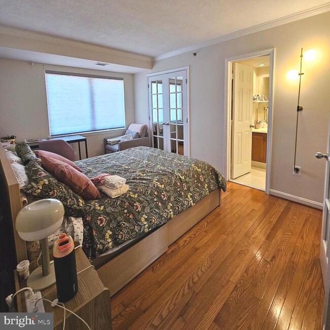 Building Photo - 505 E Braddock Rd