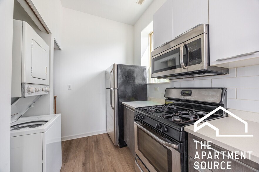 Primary Photo - 2714 W North Ave