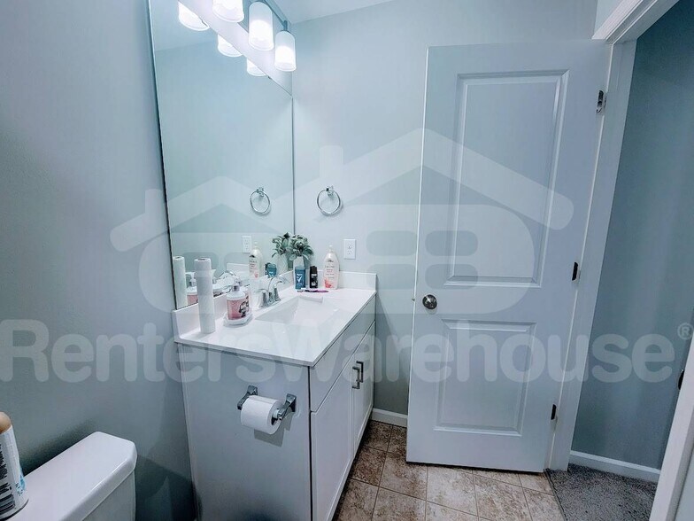 Building Photo - 14807 Willemite St NW