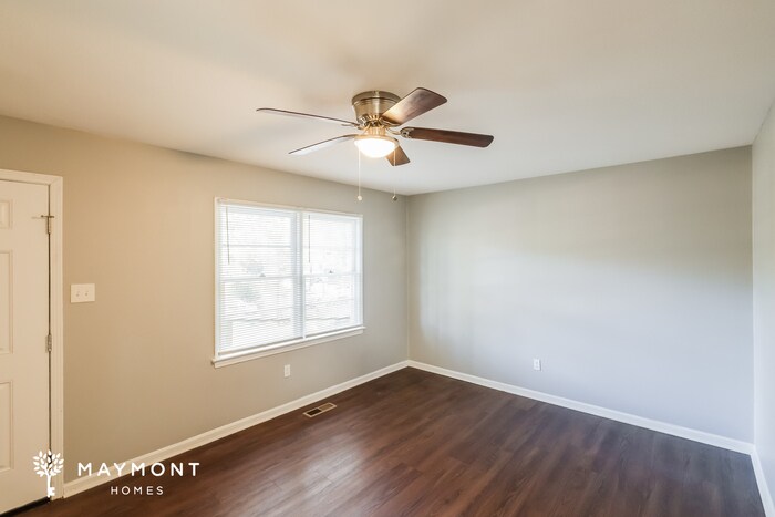 Building Photo - 5207 Pinedale Dr