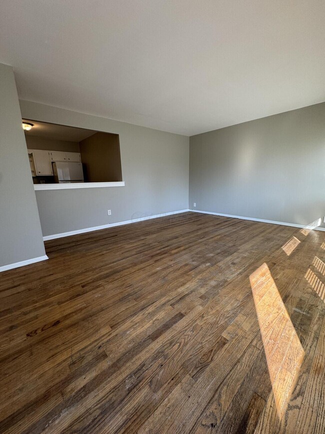 Building Photo - 601 Kenny Ln