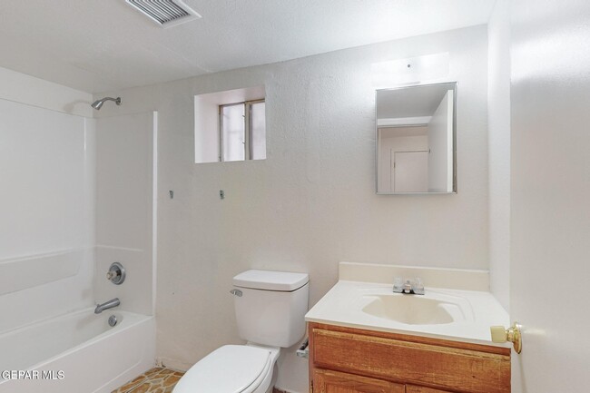 Building Photo - 3519 Oasis Dr