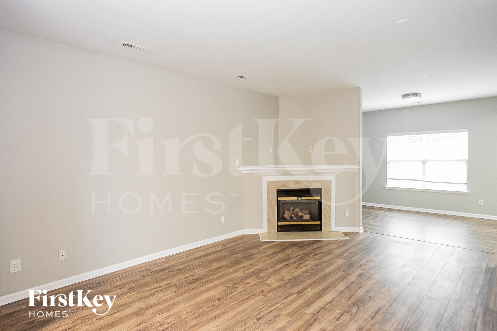 Building Photo - 8122 Chatham Oaks Dr