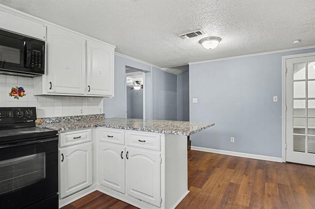 Building Photo - 5421 Buchanan St