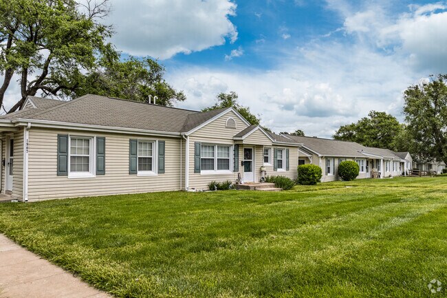 Building Photo - Country Club Village I & II