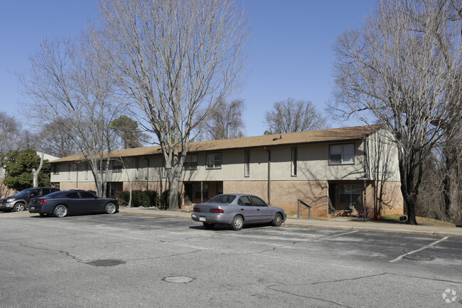 Exterior - Belle Meade Apartments