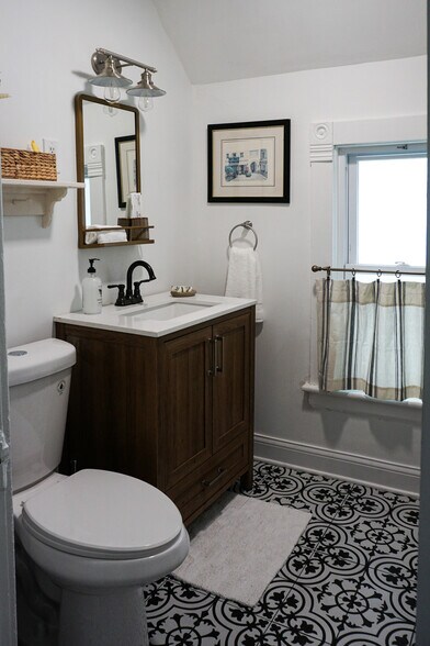 Building Photo - 712 45th St