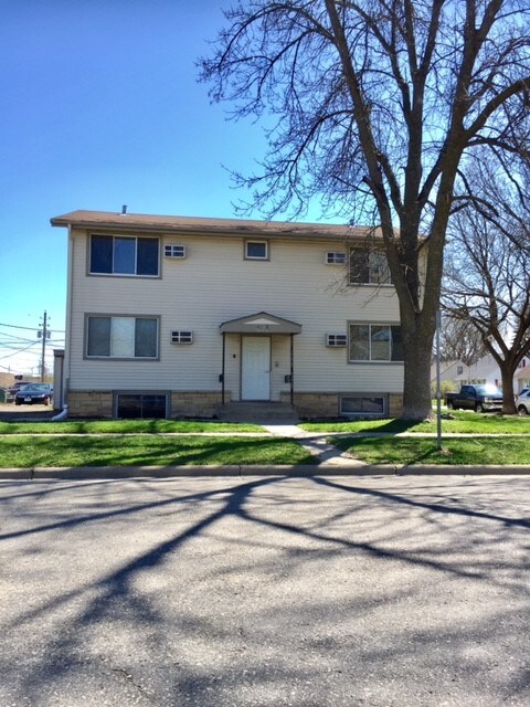 Primary Photo - 456 13th Ave NW