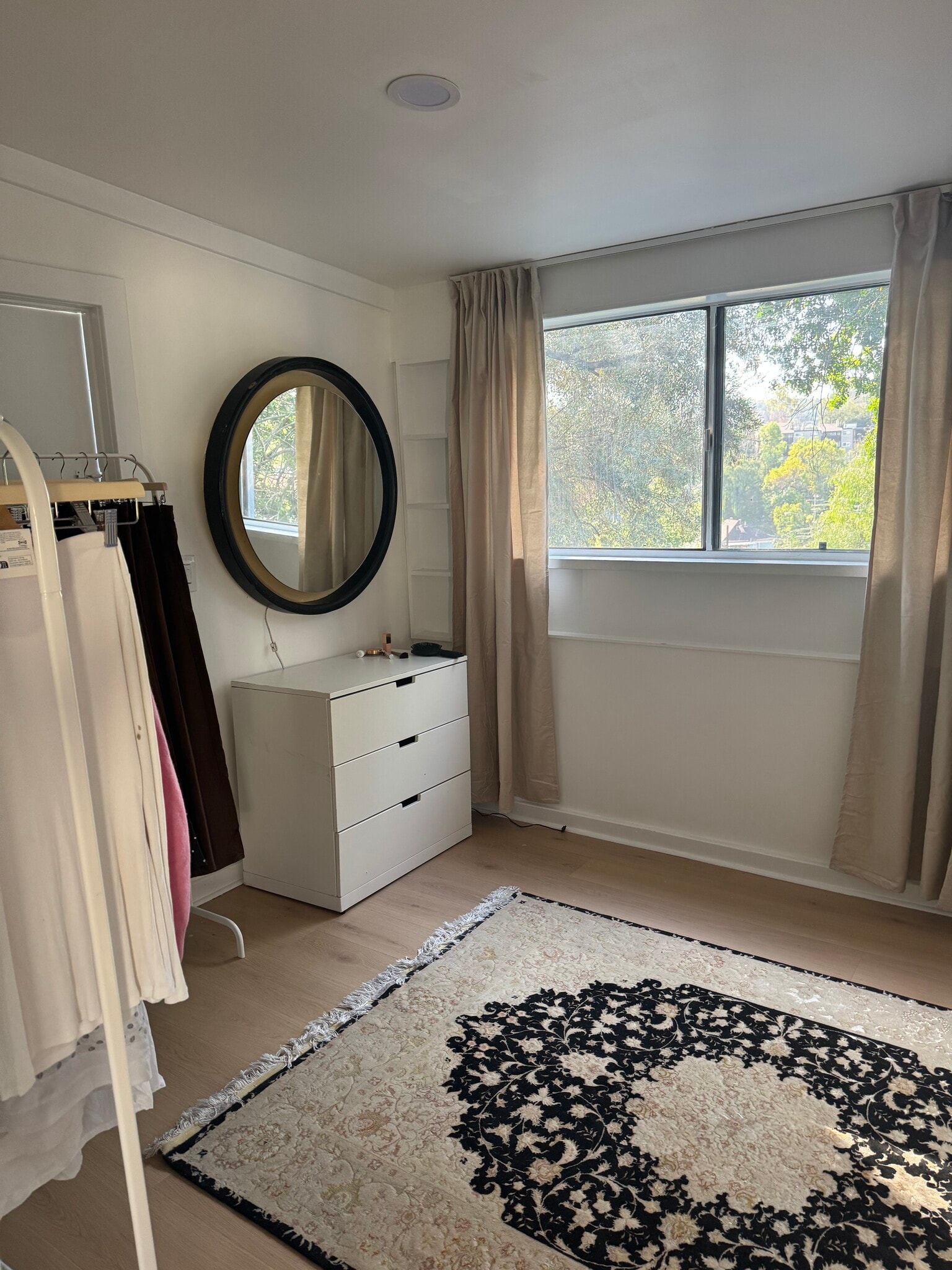 Building Photo - 5924 Hayes Ave