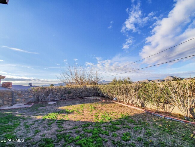 Building Photo - 4311 N Stanton St