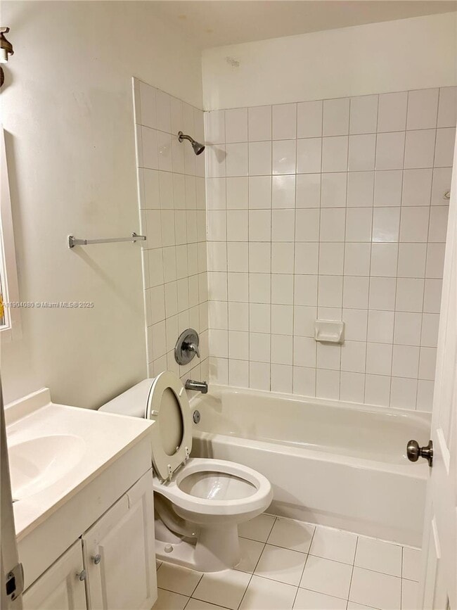 Building Photo - 300 NW 114th Ave