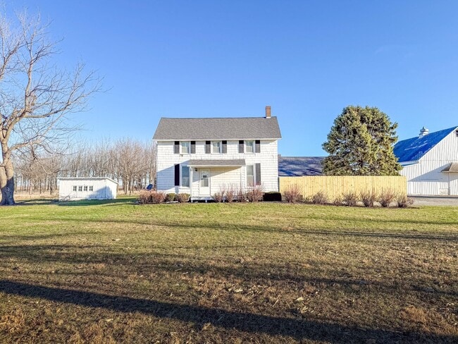 Building Photo - 3 bedroom, 2 bathroom Quiet Retreat With Scenic Views-Mansfield, Illinois