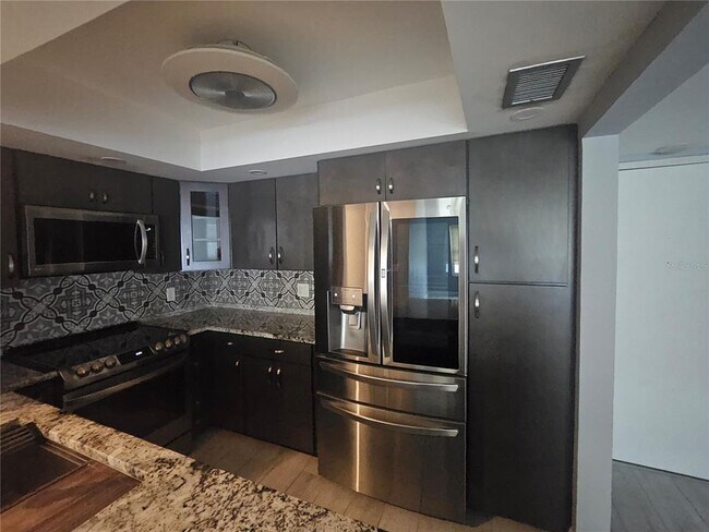 Building Photo - 5220 Brittany Dr S