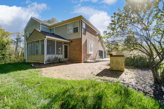 Building Photo - 1900 Coachtrail Dr