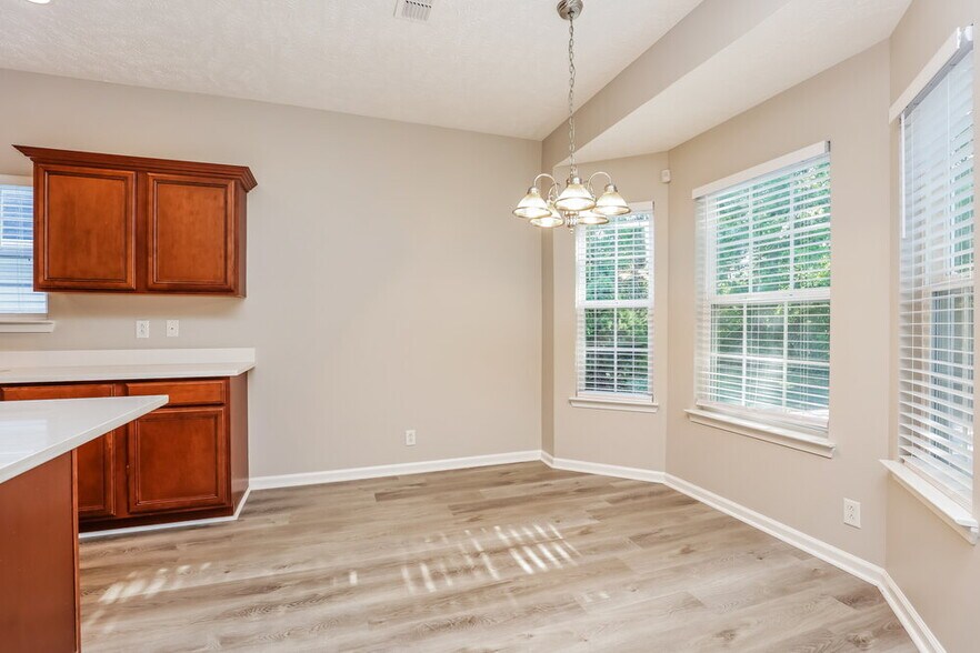 Building Photo - 750 Pantera Dr